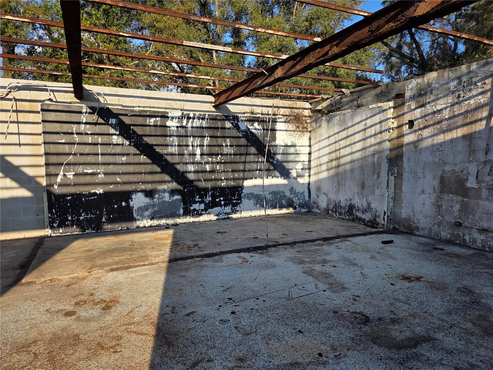 FRUITLAND HEIGHTS - Land