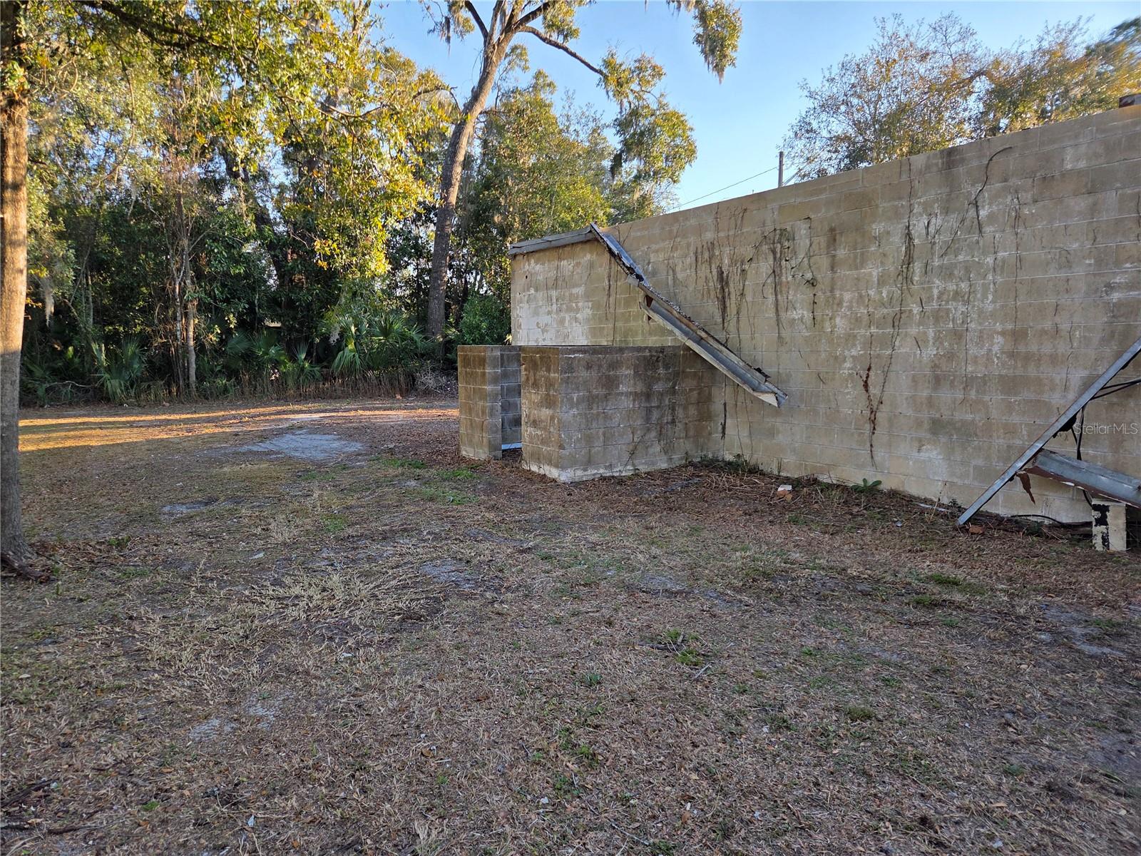 FRUITLAND HEIGHTS - Land