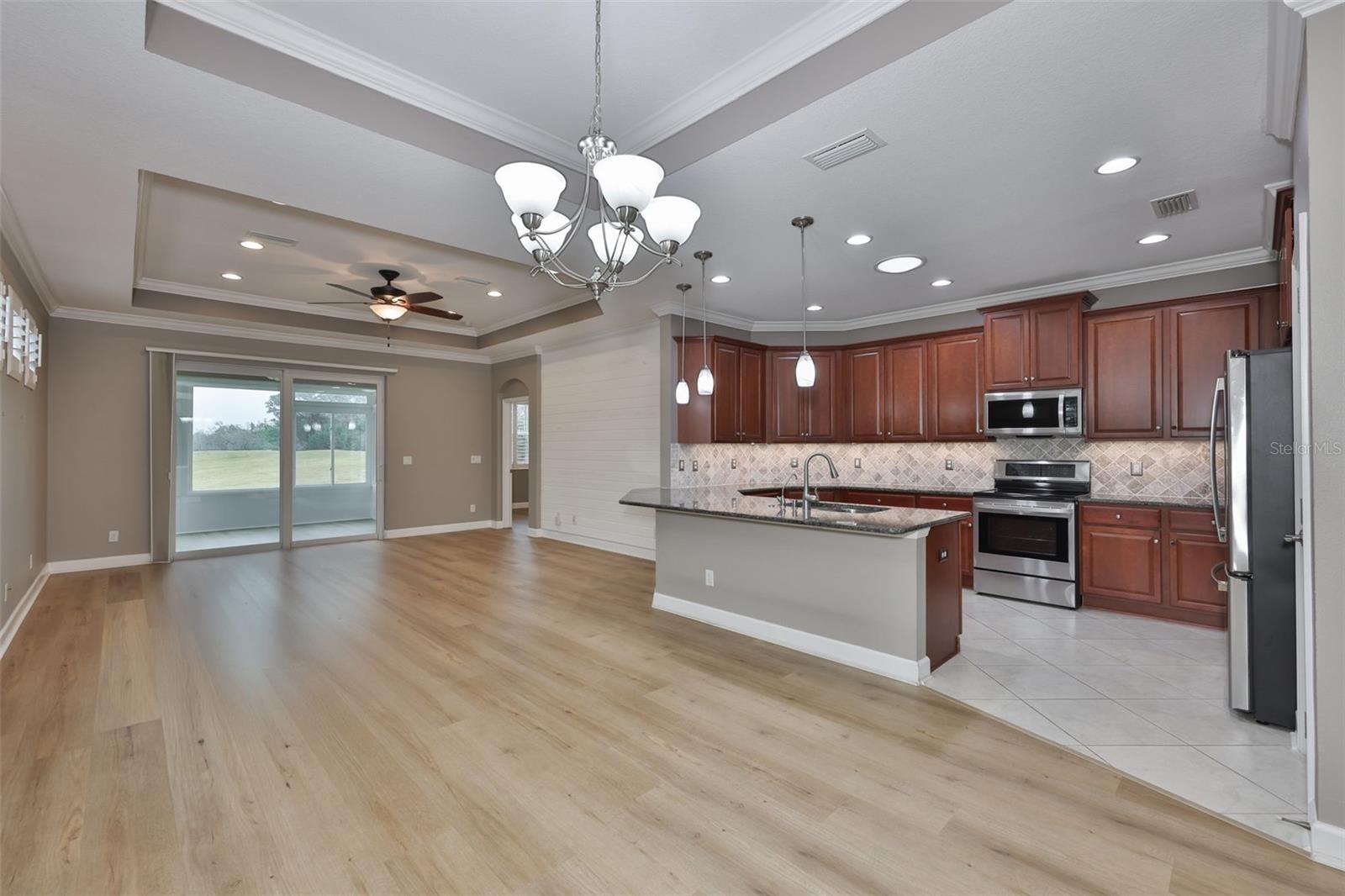 OAKLEY GREEN CONDO - Residential