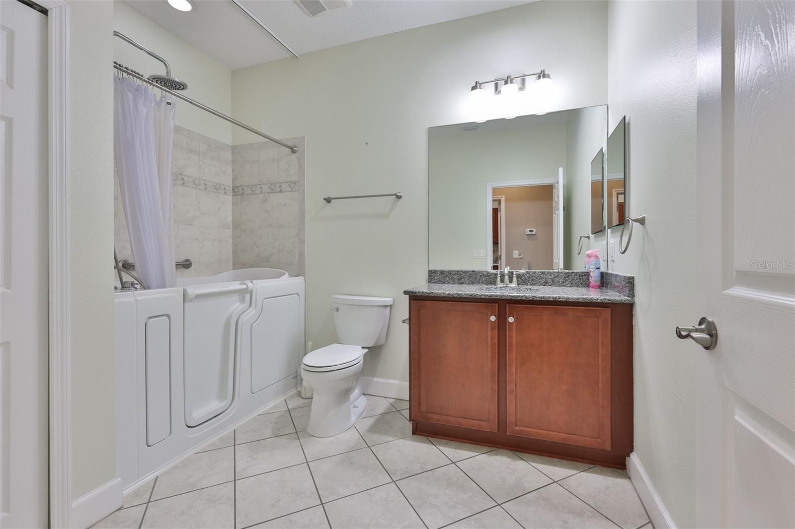 OAKLEY GREEN CONDO - Residential