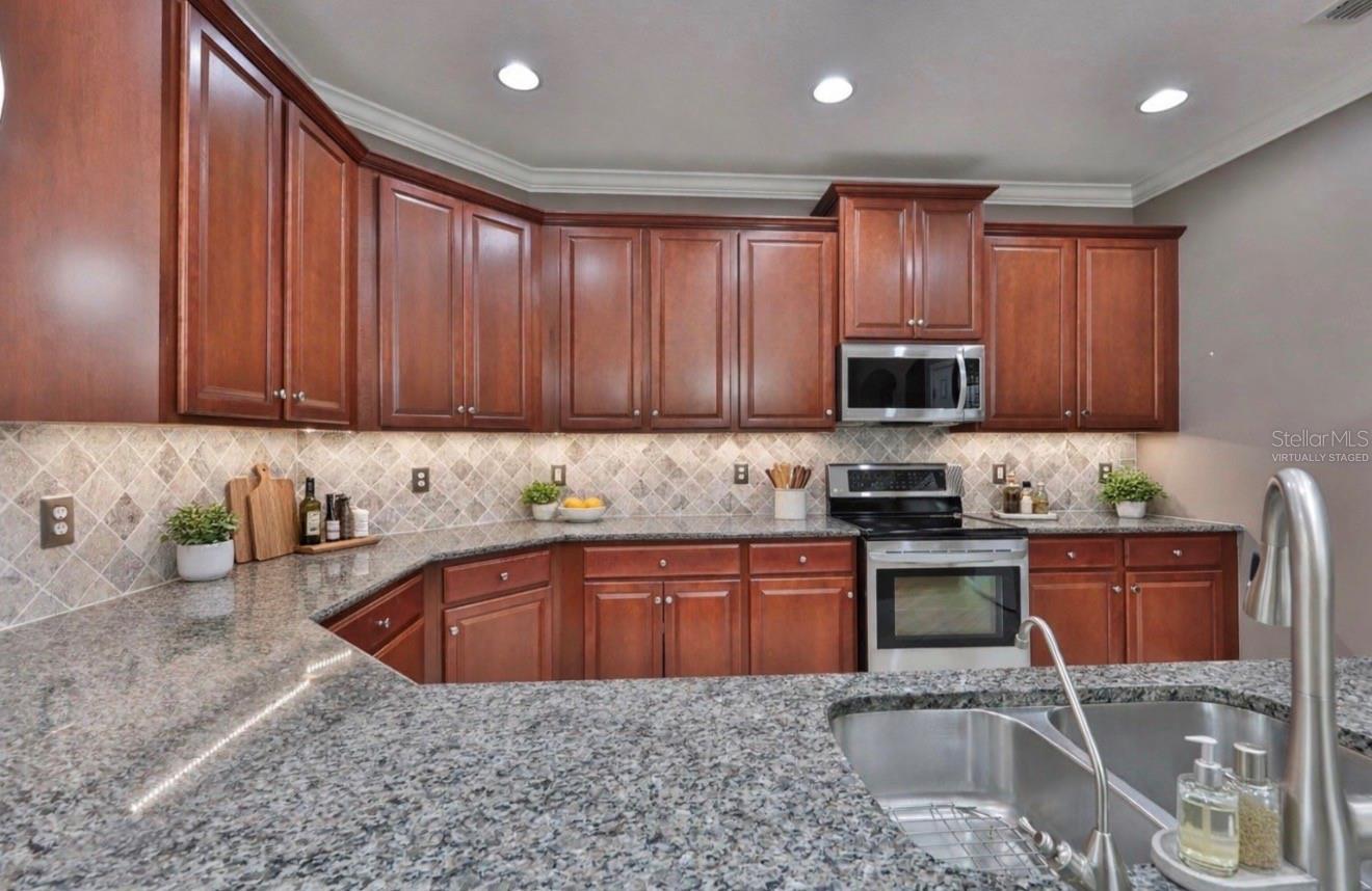 OAKLEY GREEN CONDO - Residential