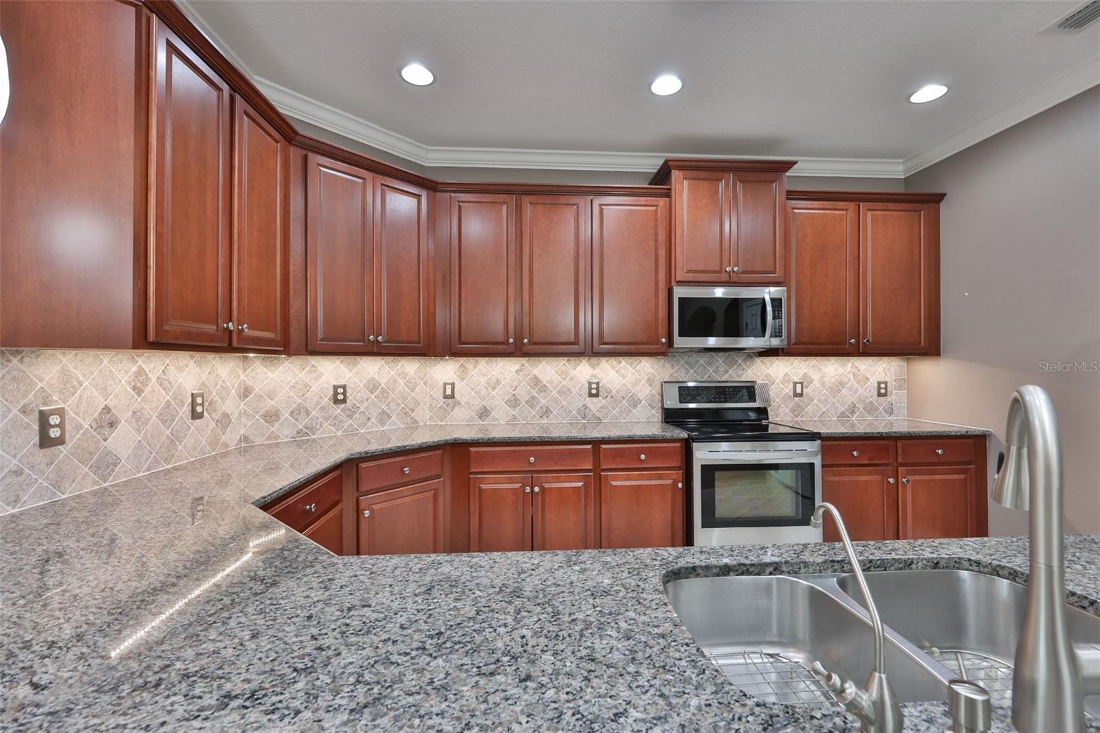 OAKLEY GREEN CONDO - Residential