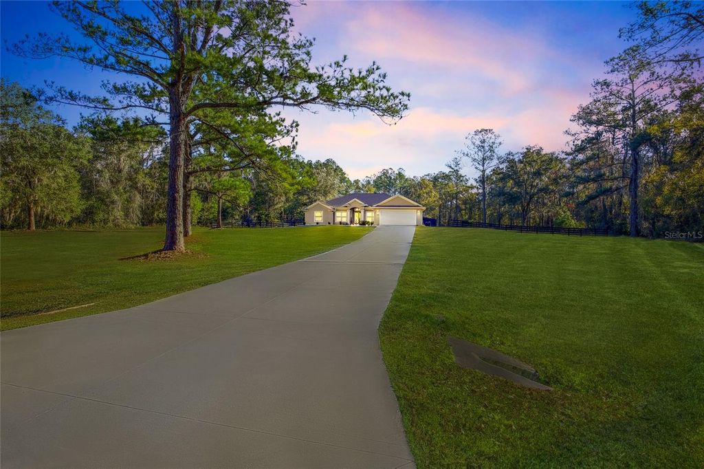 Photo of 14377 141st, Williston, FL 32696 (MLS # OM717860)