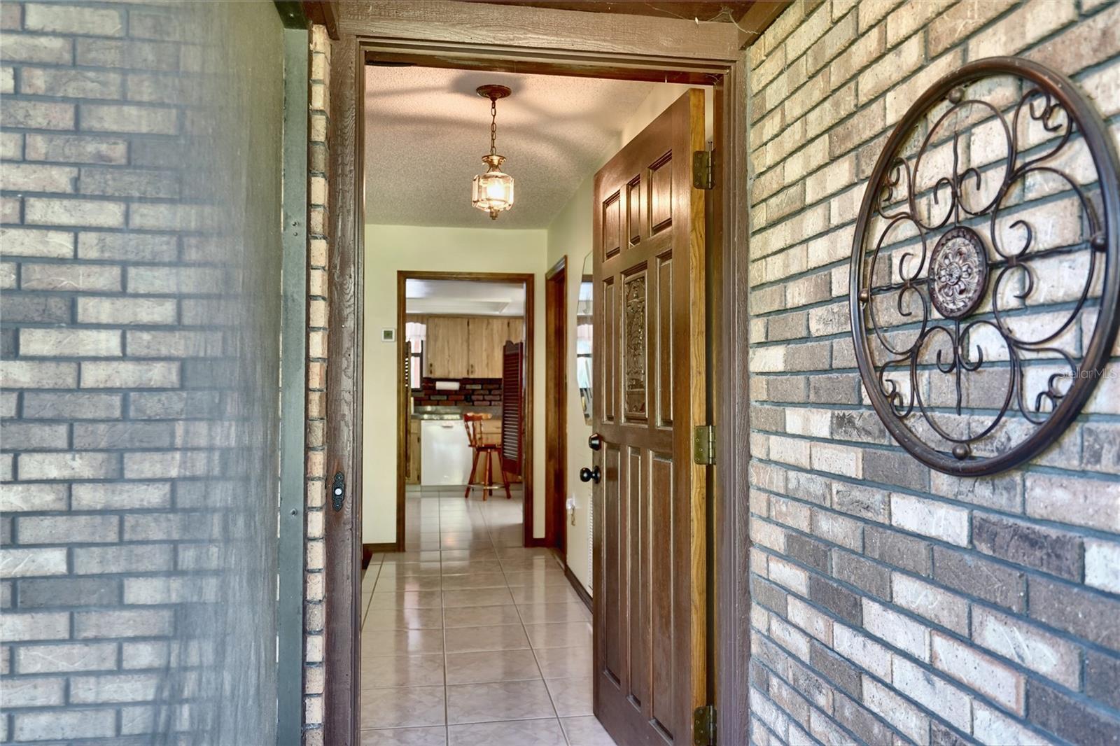 1809 KING EDWARD DRIVE
