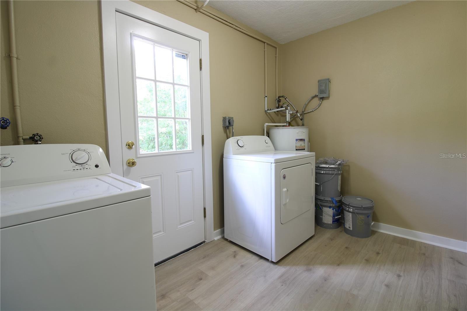 DELTONA LAKES UNIT 01 - Residential Lease
