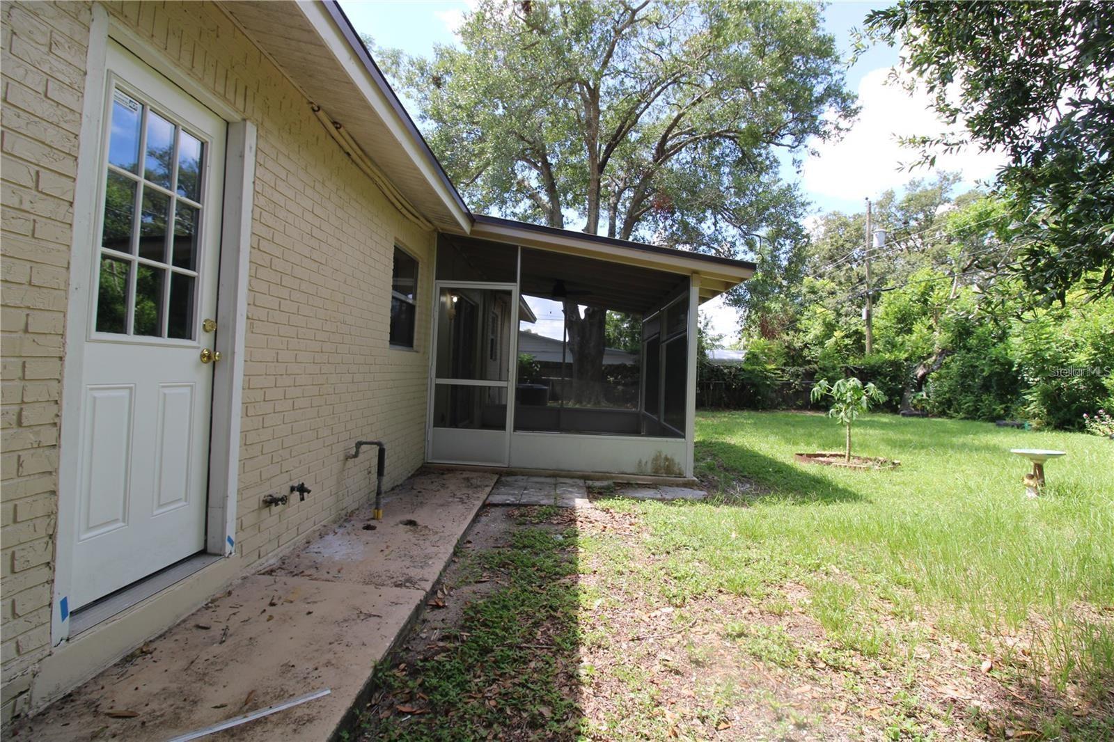DELTONA LAKES UNIT 01 - Residential Lease