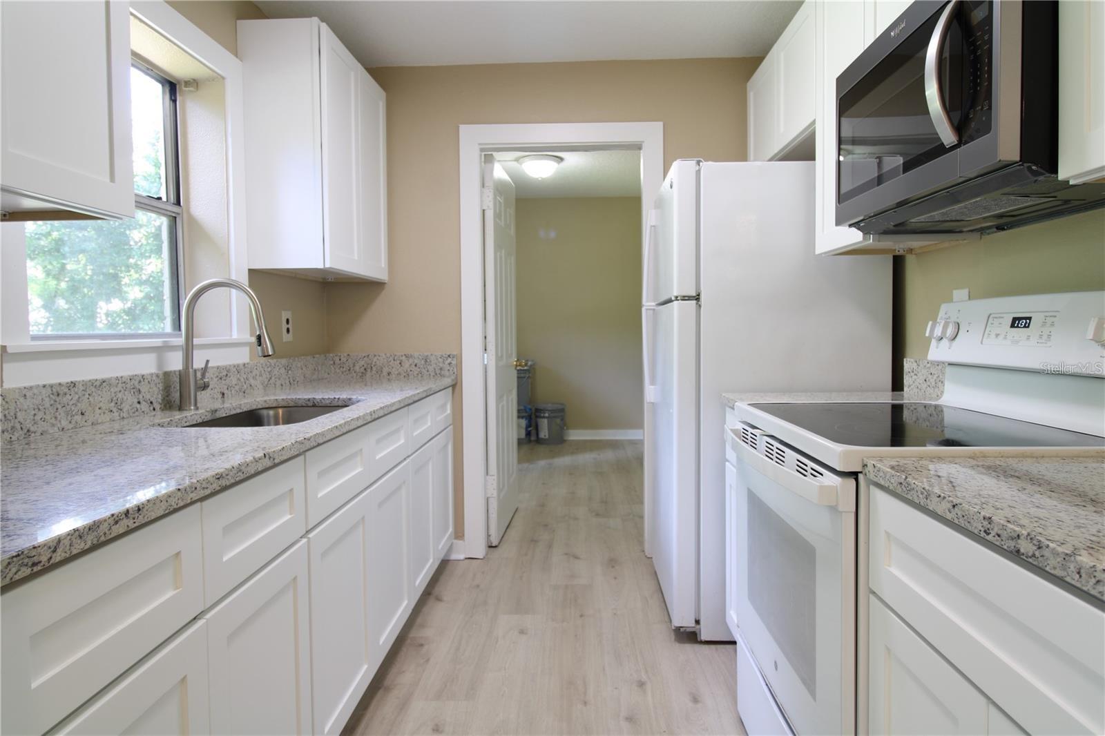 DELTONA LAKES UNIT 01 - Residential Lease