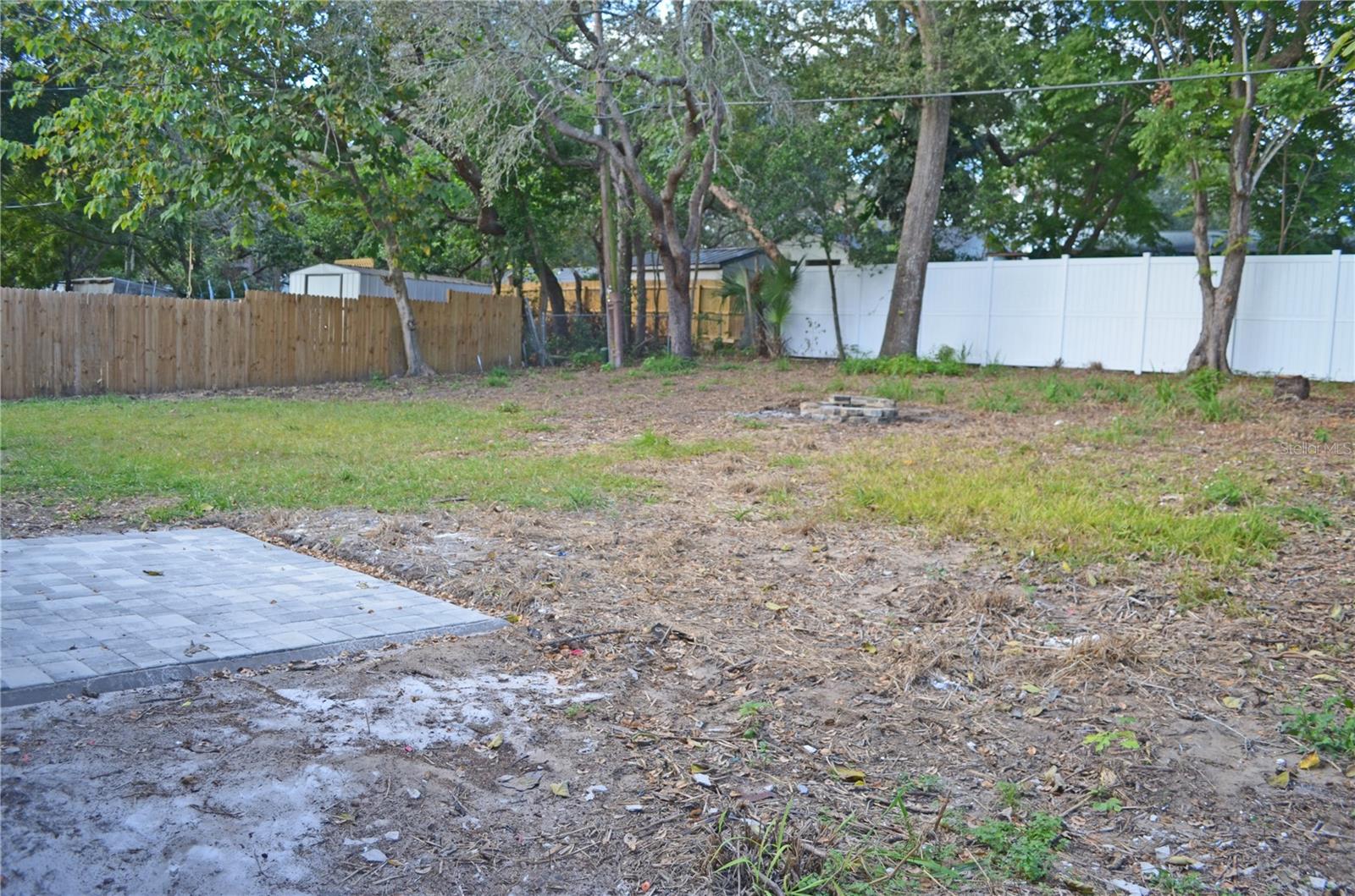 WHISPERING HILLS - Residential