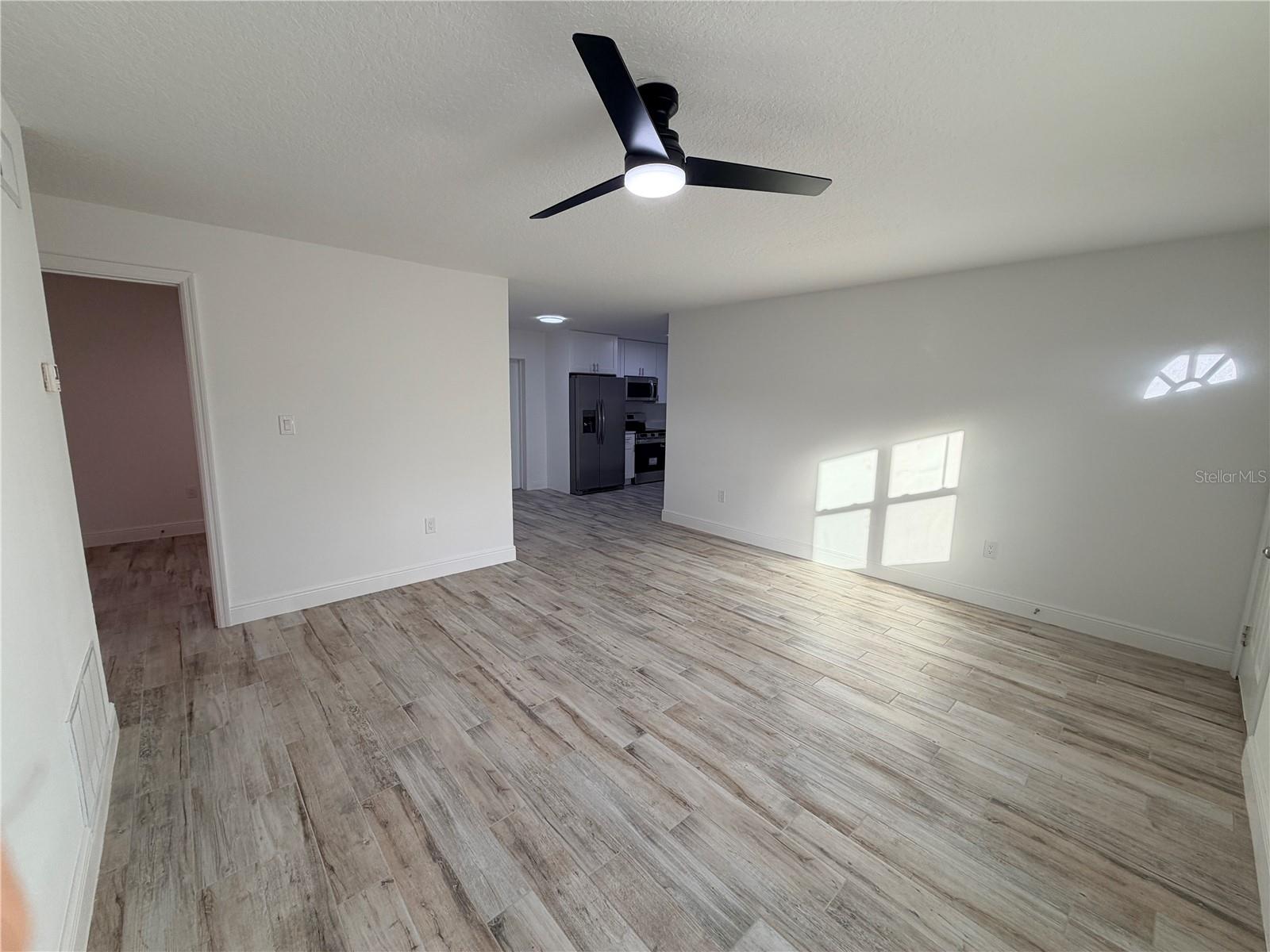 WHISPERING HILLS - Residential