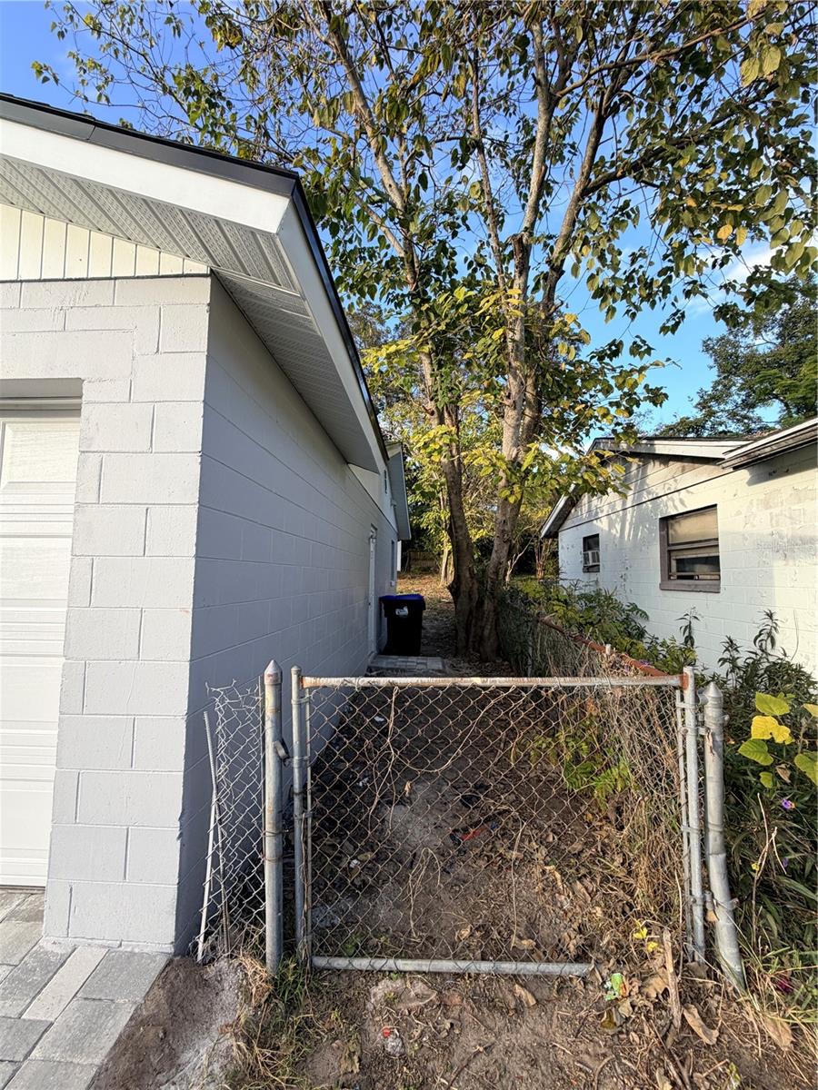 WHISPERING HILLS - Residential