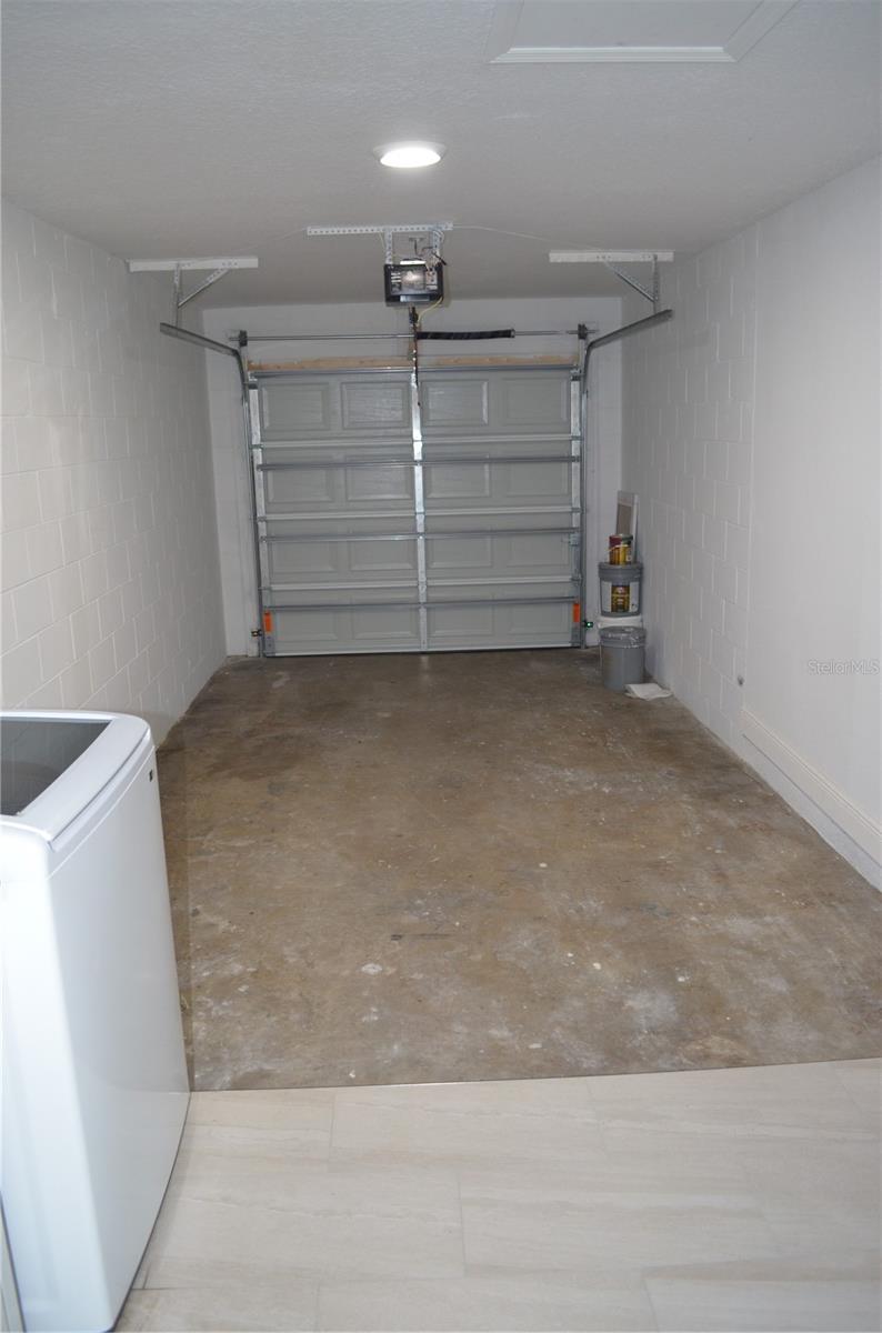 WHISPERING HILLS - Residential