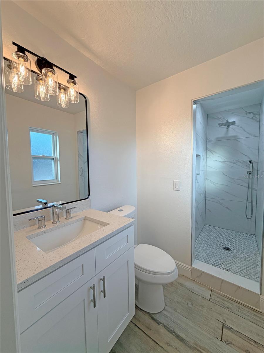 WHISPERING HILLS - Residential