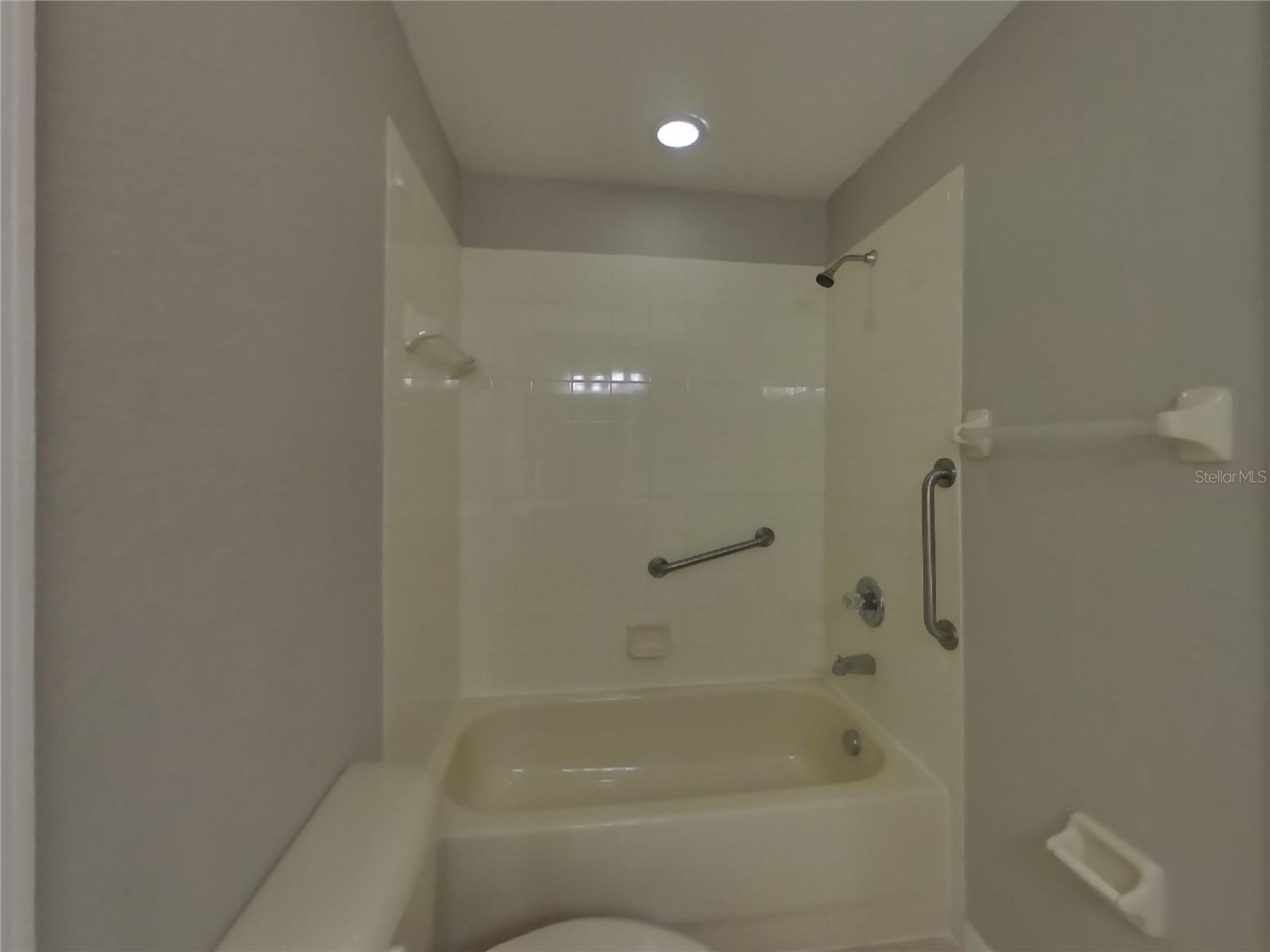 SUNCOAST LAKES PH 1 - Residential Lease