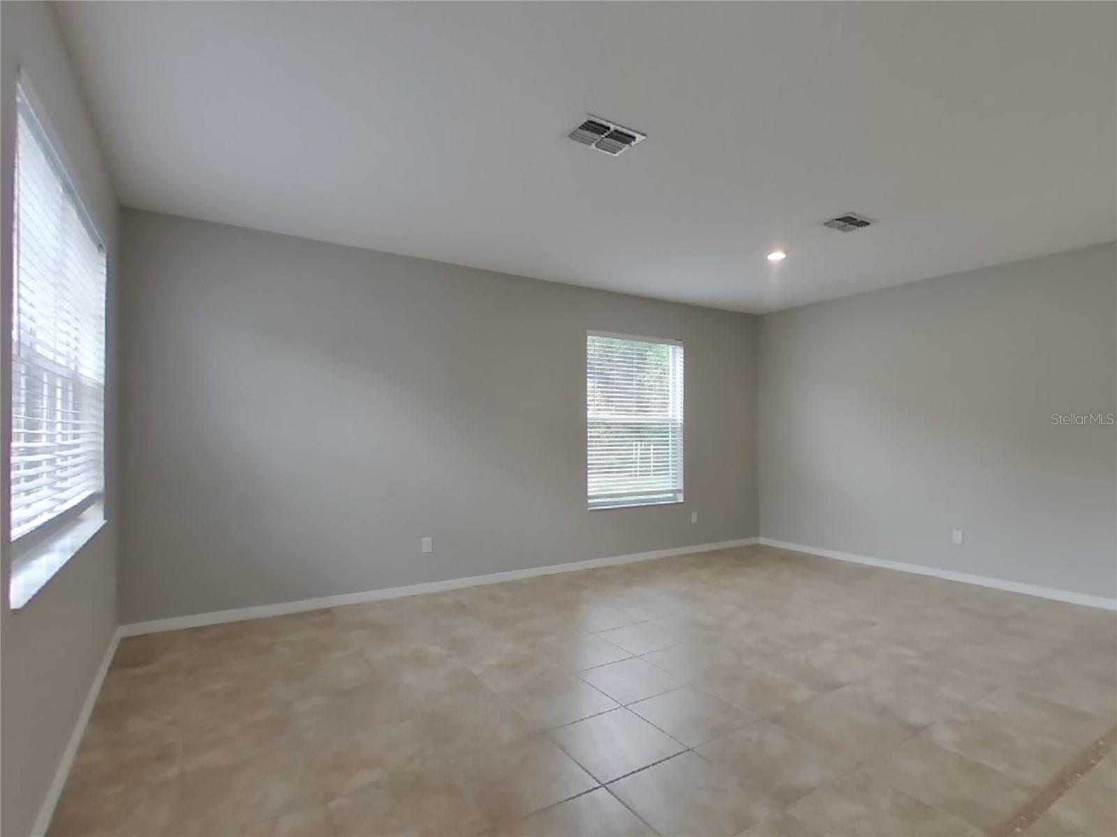 SUNCOAST LAKES PH 1 - Residential Lease