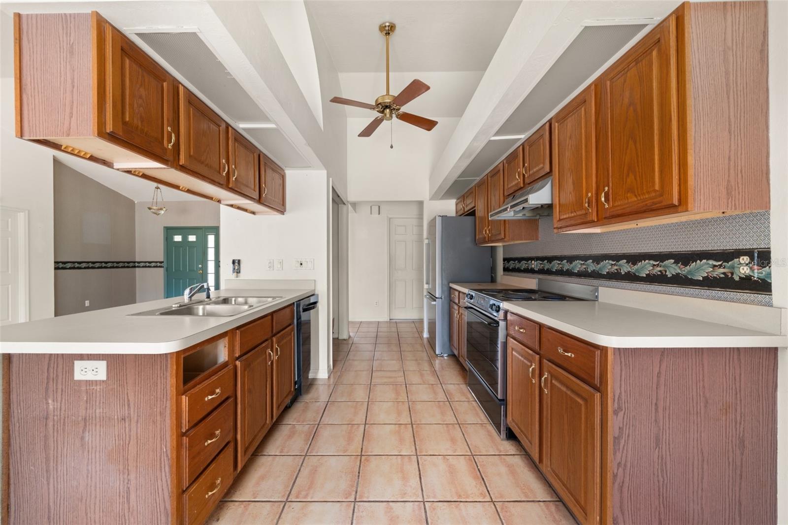 SUN N LAKE - Residential