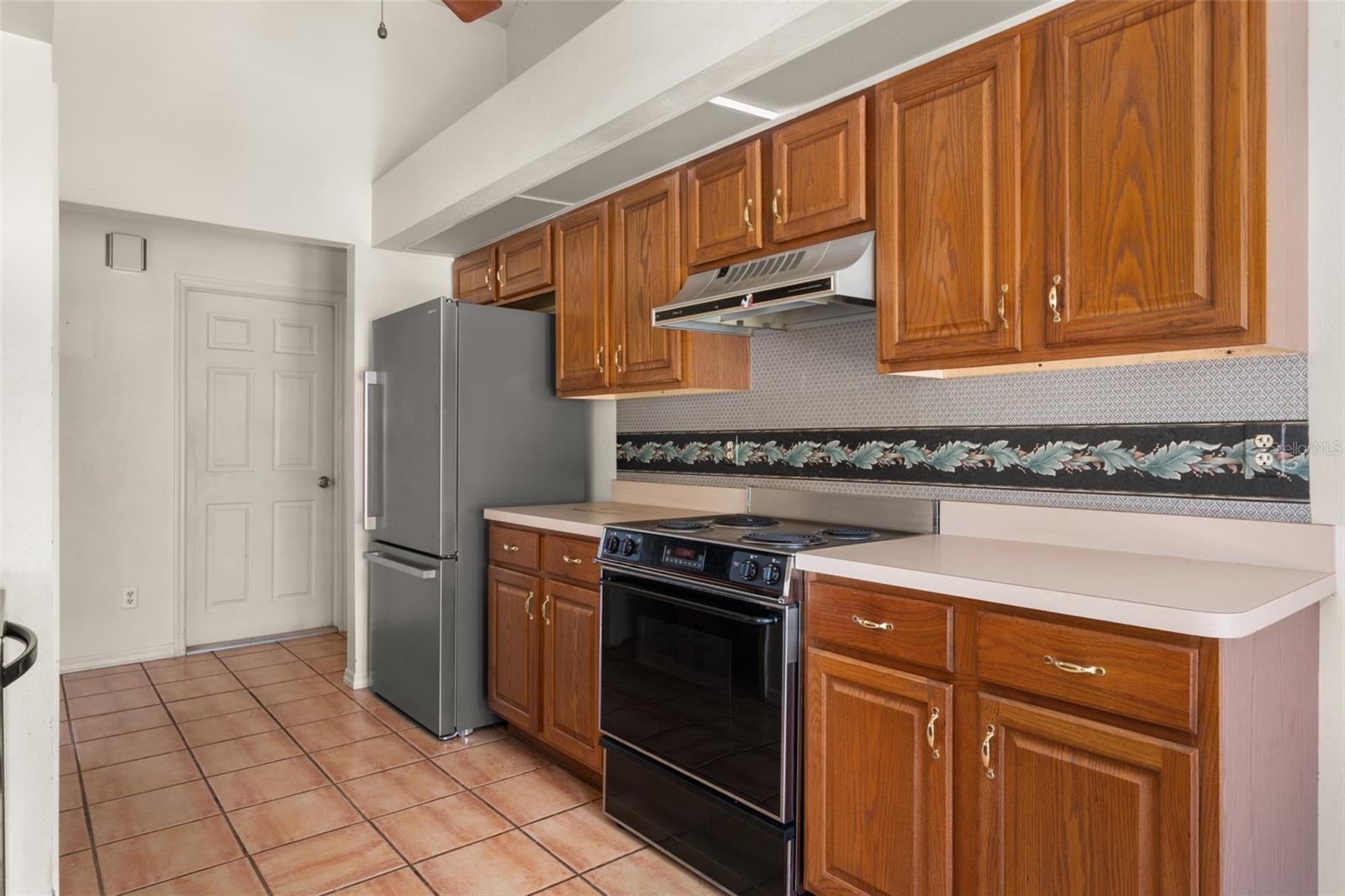 SUN N LAKE - Residential