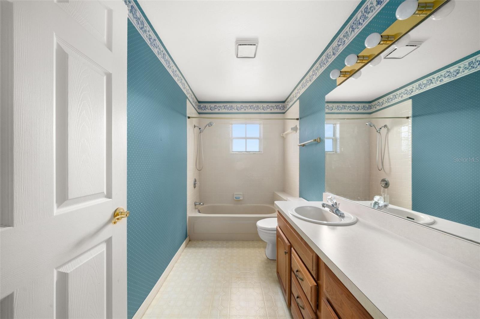 SUN N LAKE - Residential