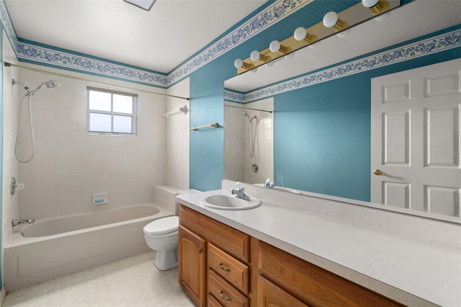 SUN N LAKE - Residential