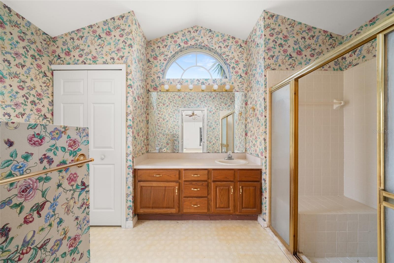 SUN N LAKE - Residential