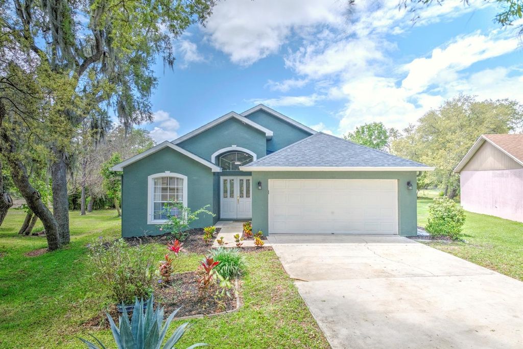 Photo of 1011 Tequesta Trail, Lake Wales, FL 33898 (MLS # P4938398)