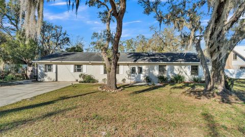 A home in WINTER HAVEN