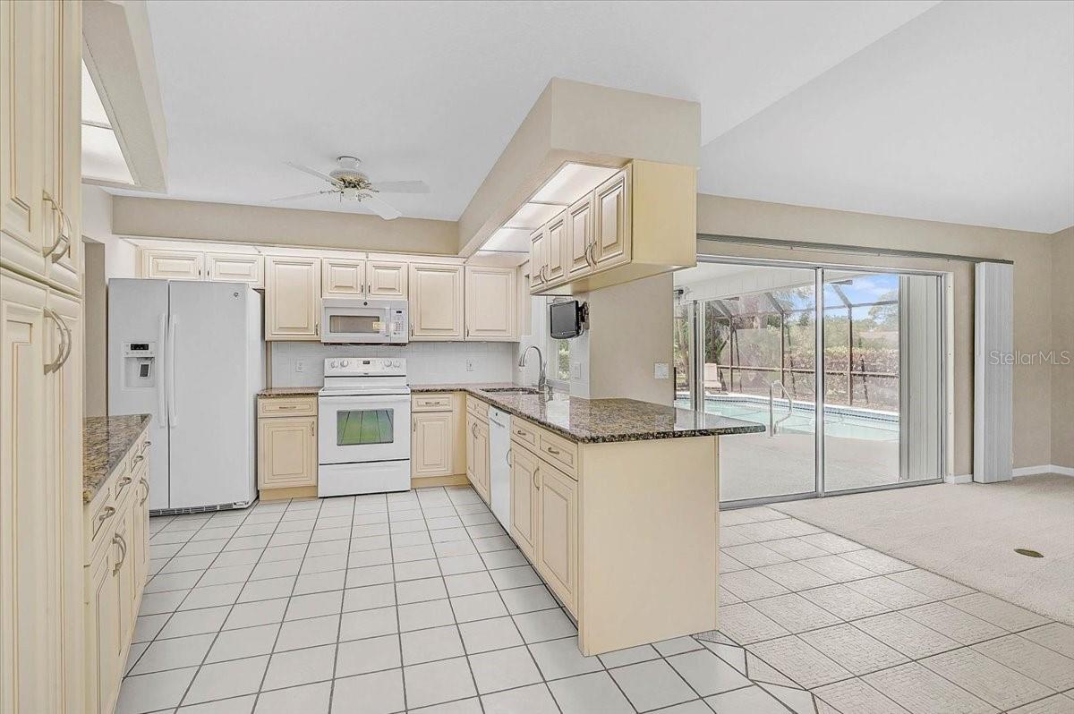 JACARANDA COUNTRY CLUB WEST VILLAGE - Residential