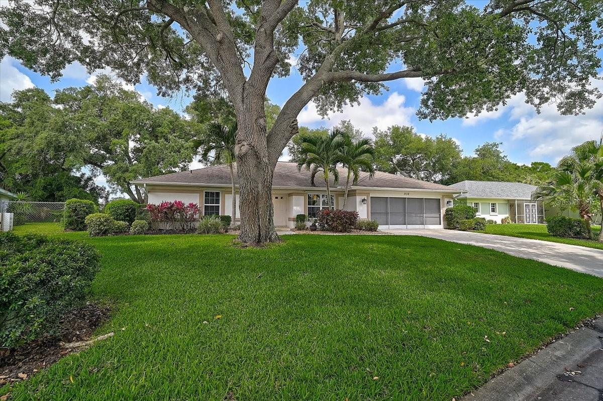 JACARANDA COUNTRY CLUB WEST VILLAGE - Residential