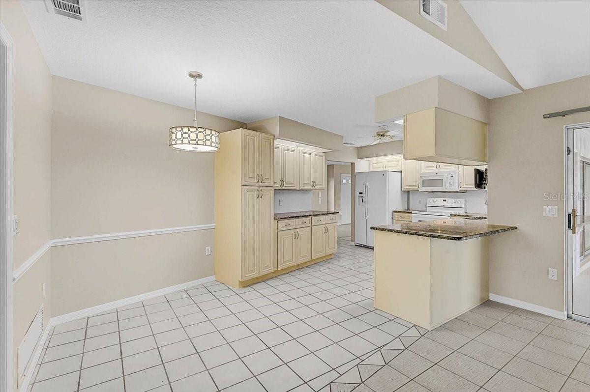 JACARANDA COUNTRY CLUB WEST VILLAGE - Residential