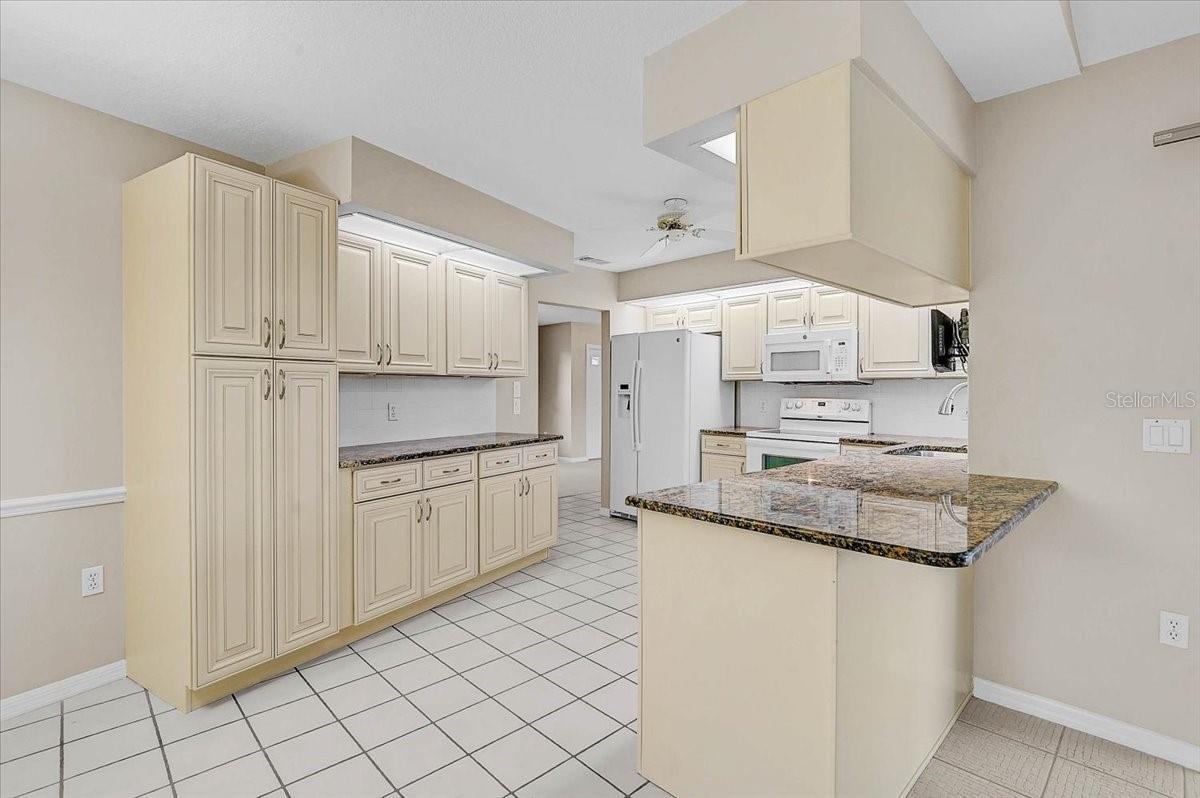 JACARANDA COUNTRY CLUB WEST VILLAGE - Residential