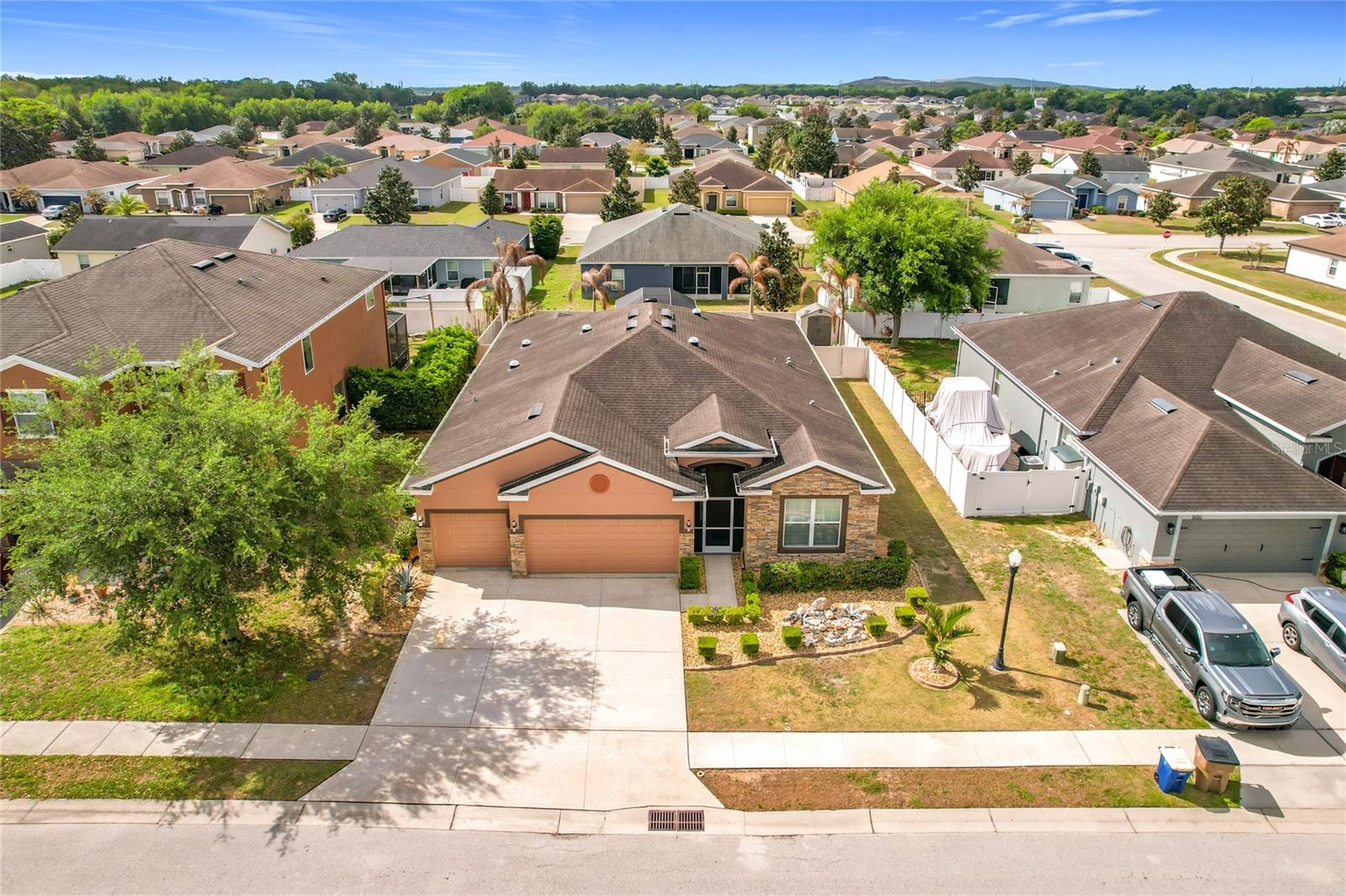 WIND MEADOWS - Residential