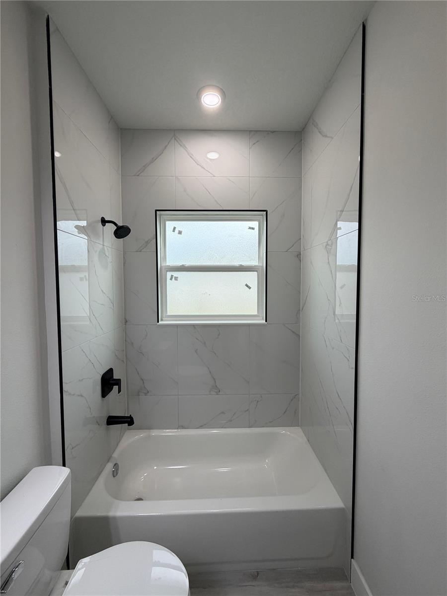 SUN N LAKE EST OF SEBRING UNIT 16 - Residential