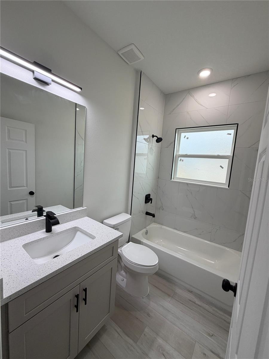 SUN N LAKE EST OF SEBRING UNIT 16 - Residential