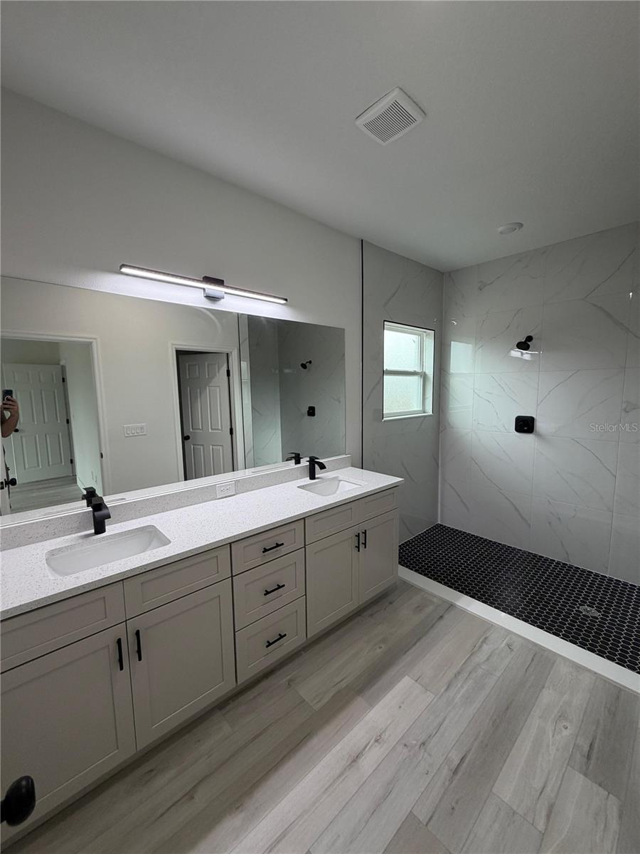 SUN N LAKE EST OF SEBRING UNIT 16 - Residential