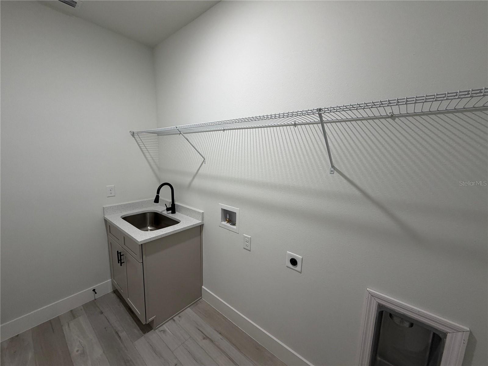 SUN N LAKE EST OF SEBRING UNIT 16 - Residential