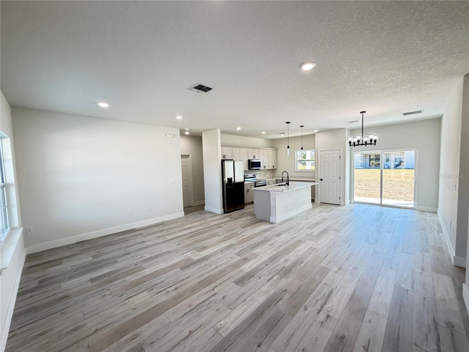 SUN N LAKE EST OF SEBRING UNIT 16 - Residential