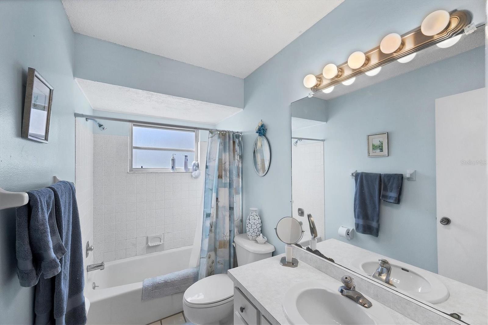 DEER CREEK WOODS - Residential Income