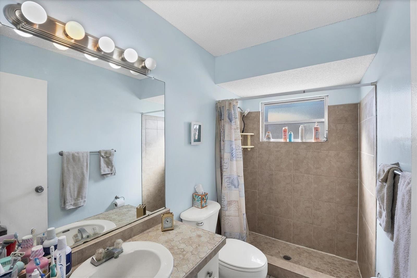 DEER CREEK WOODS - Residential Income