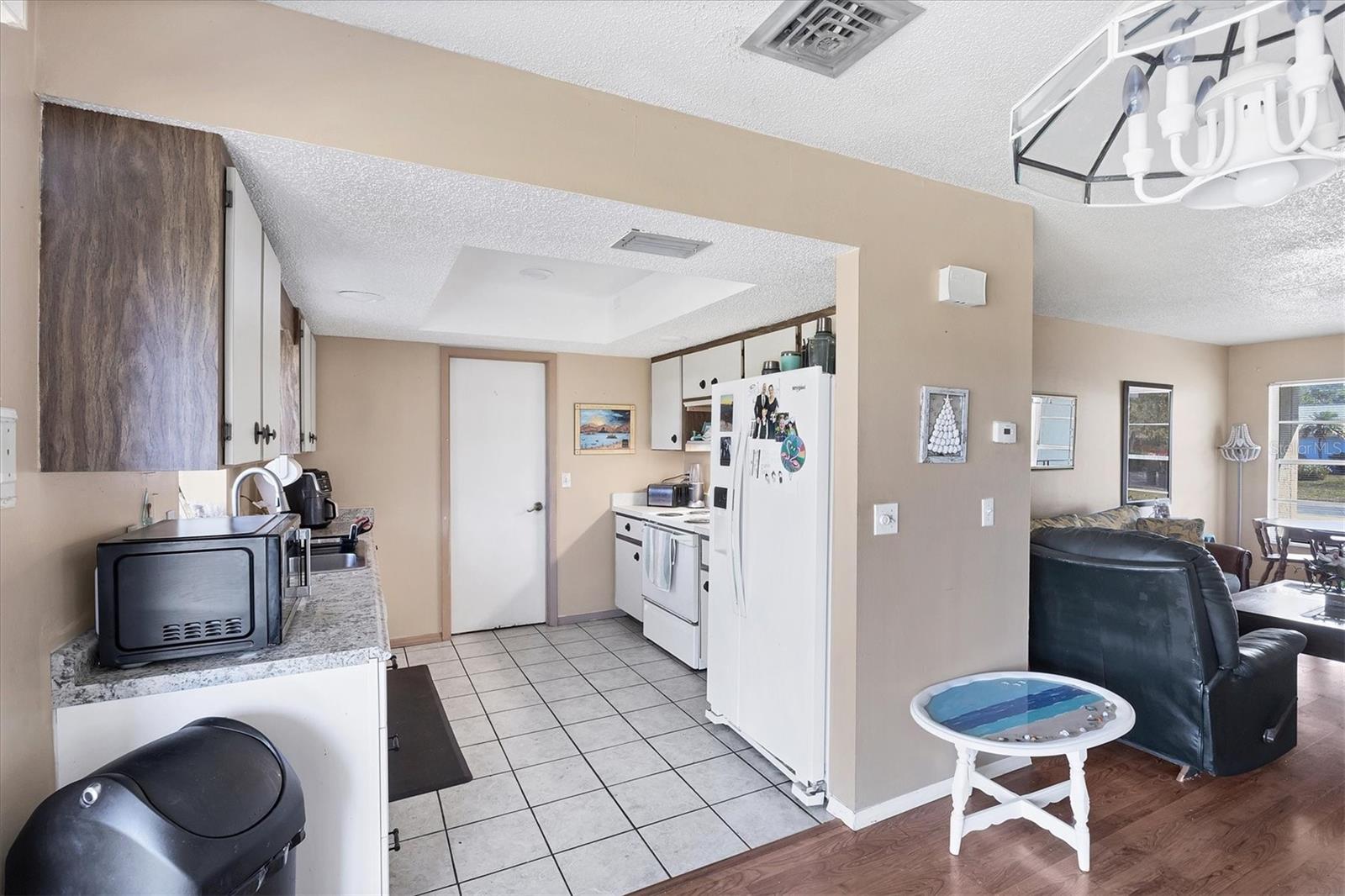 DEER CREEK WOODS - Residential Income