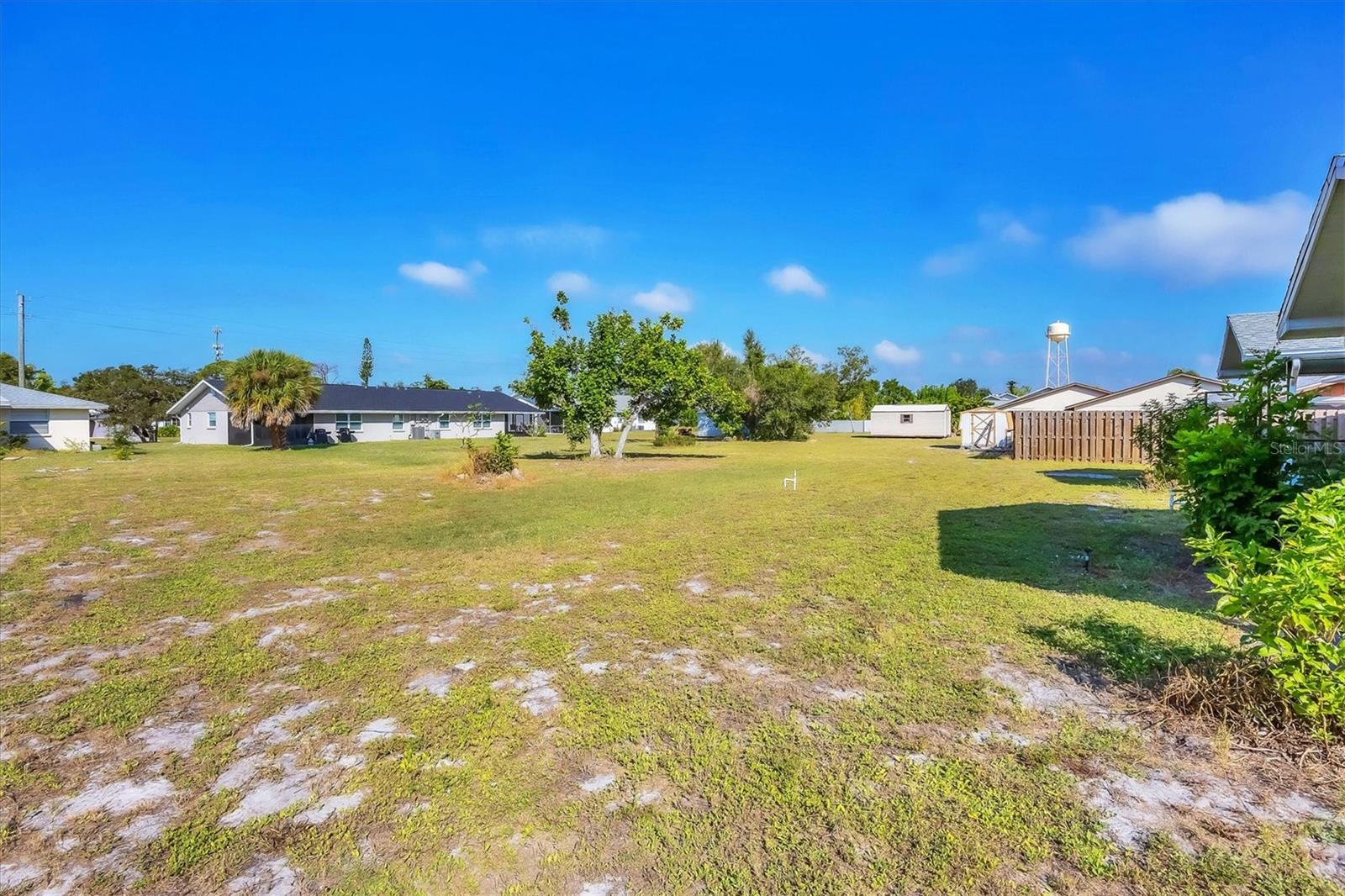 DEER CREEK WOODS - Residential Income