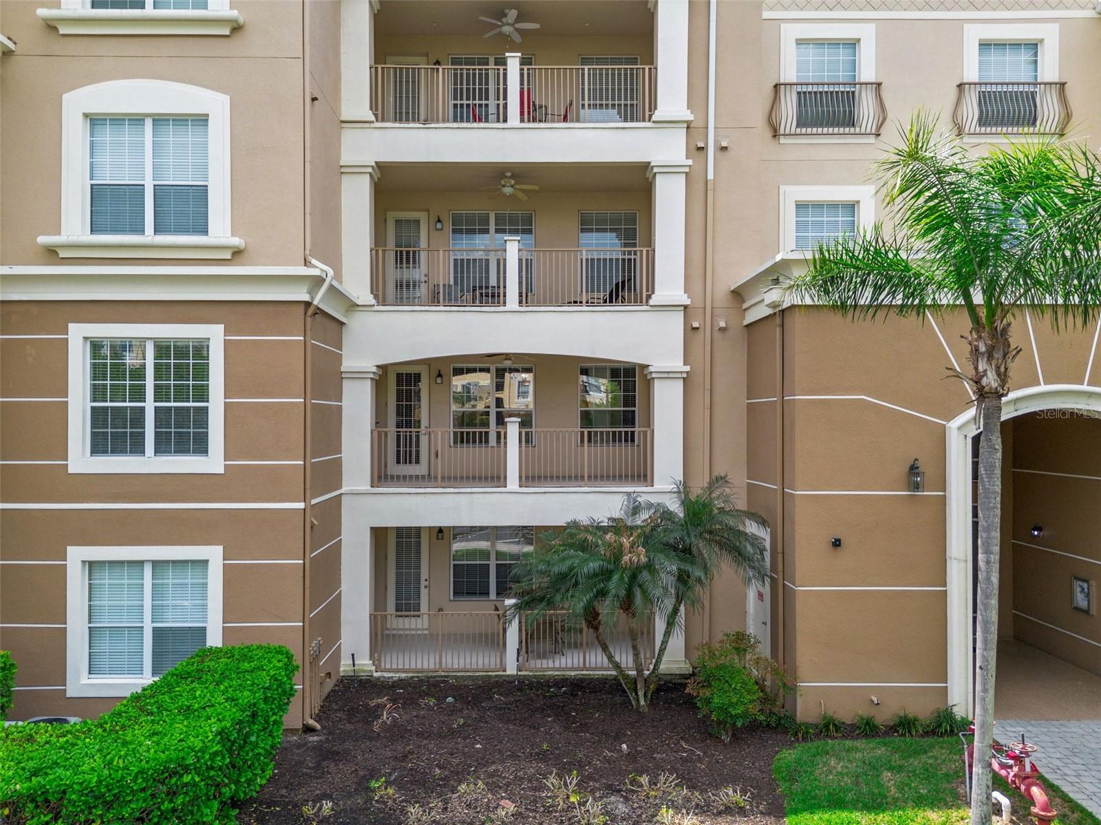 4816 CAYVIEW AVENUE 201