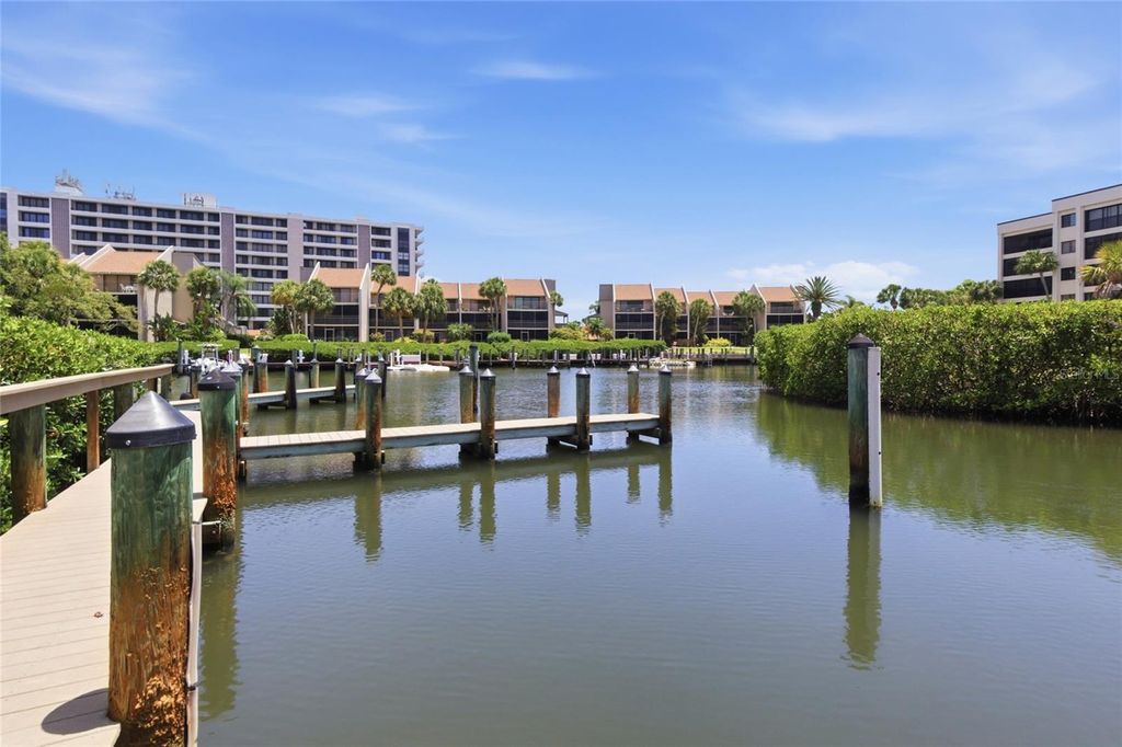 Photo of 1500 Cove Ii Place #531, Sarasota, FL 34242 (MLS # N6144663)