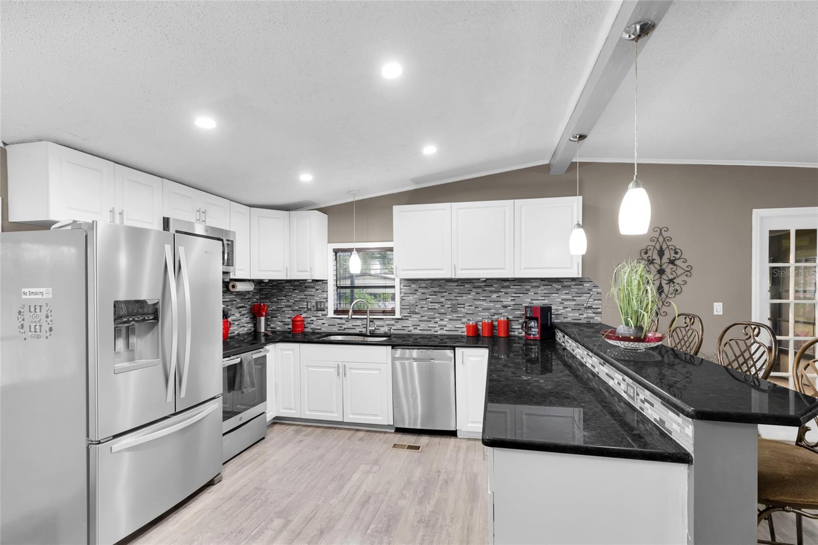 CONTINENTAL COUNTRY CLUB - Residential