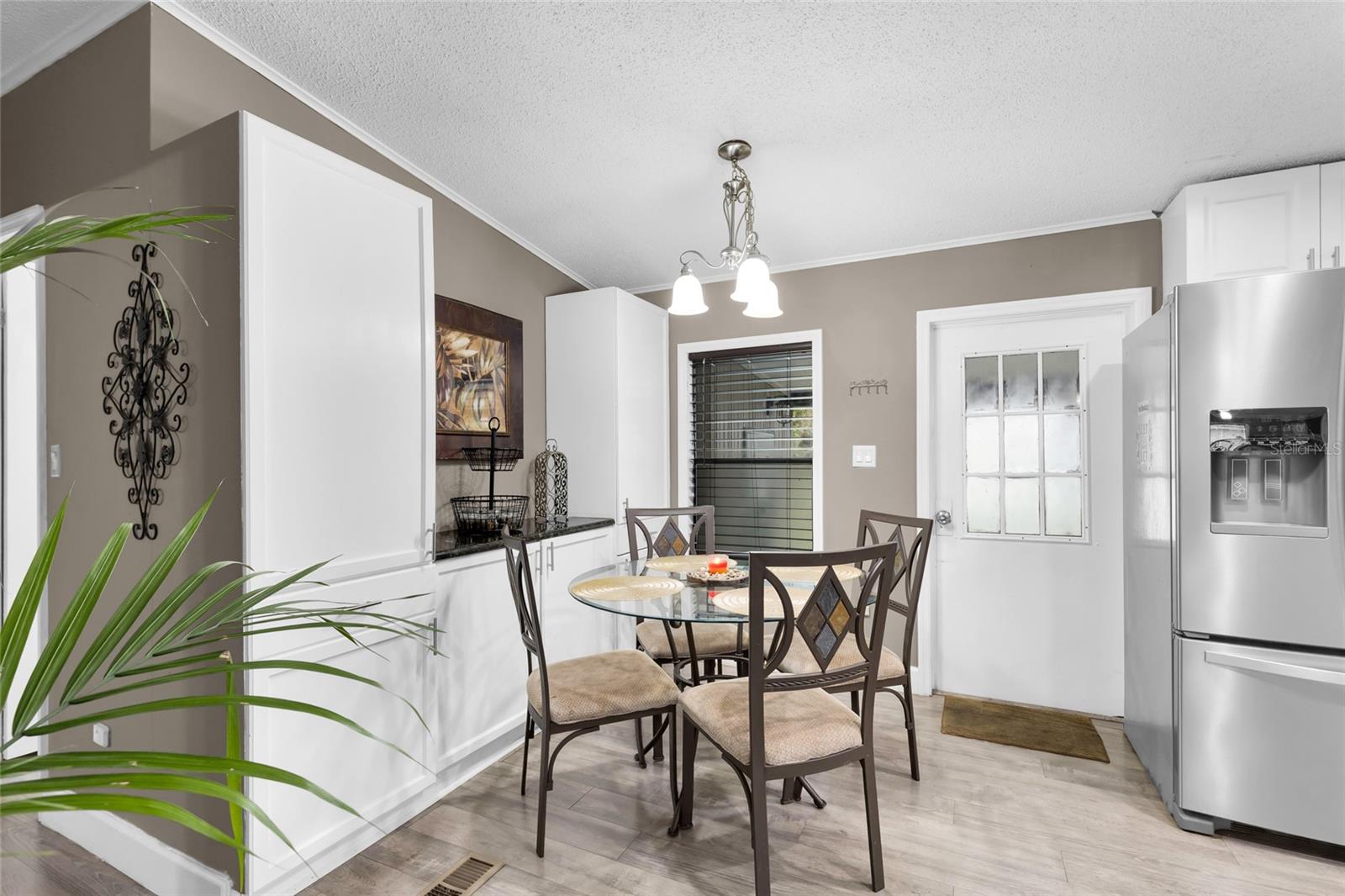 CONTINENTAL COUNTRY CLUB - Residential