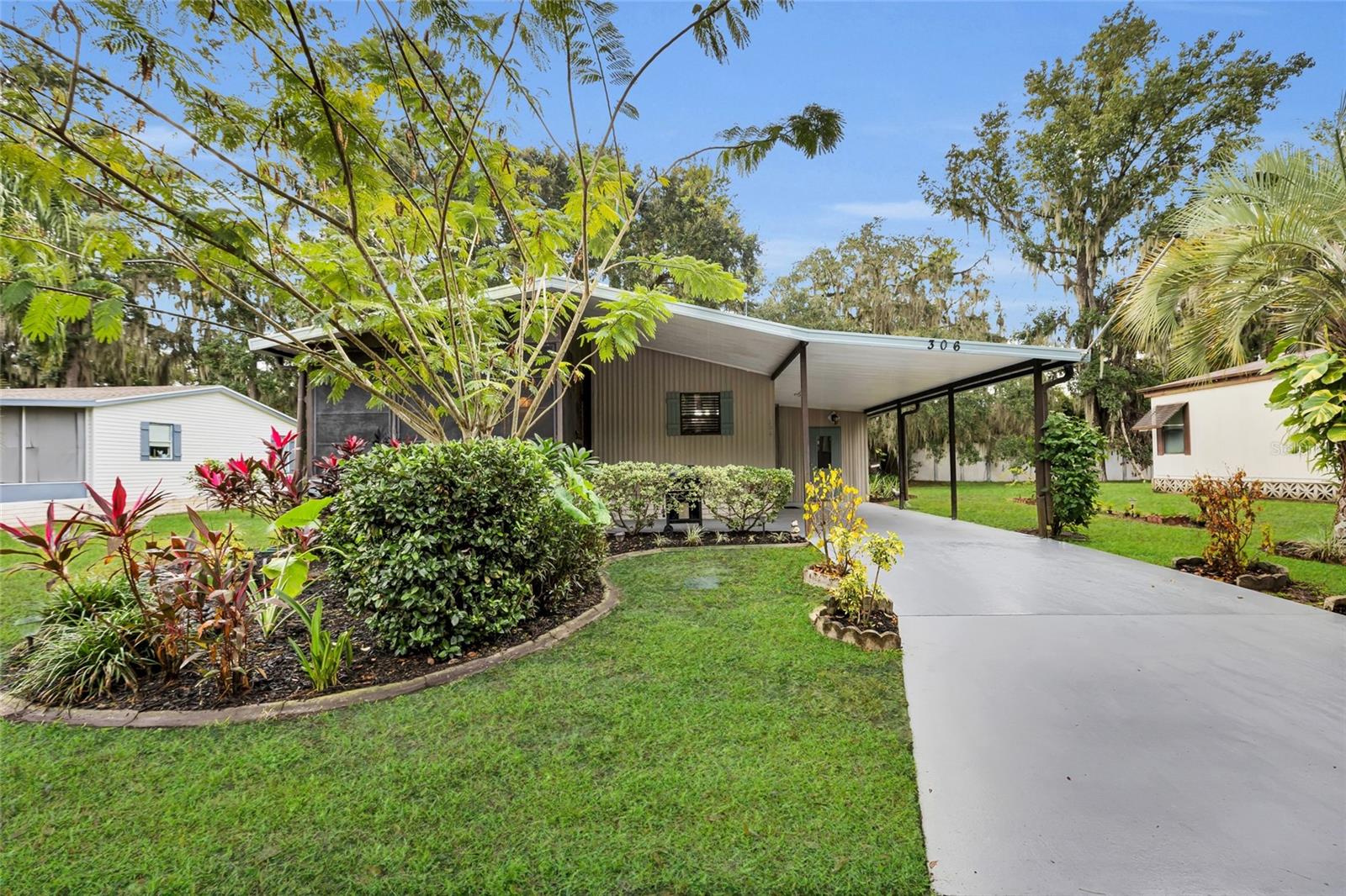 CONTINENTAL COUNTRY CLUB - Residential