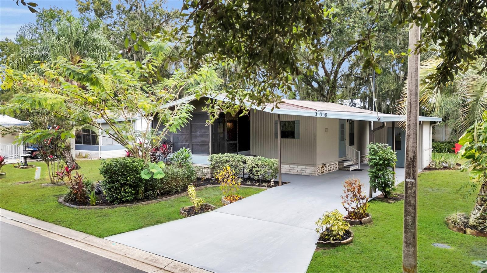 CONTINENTAL COUNTRY CLUB - Residential