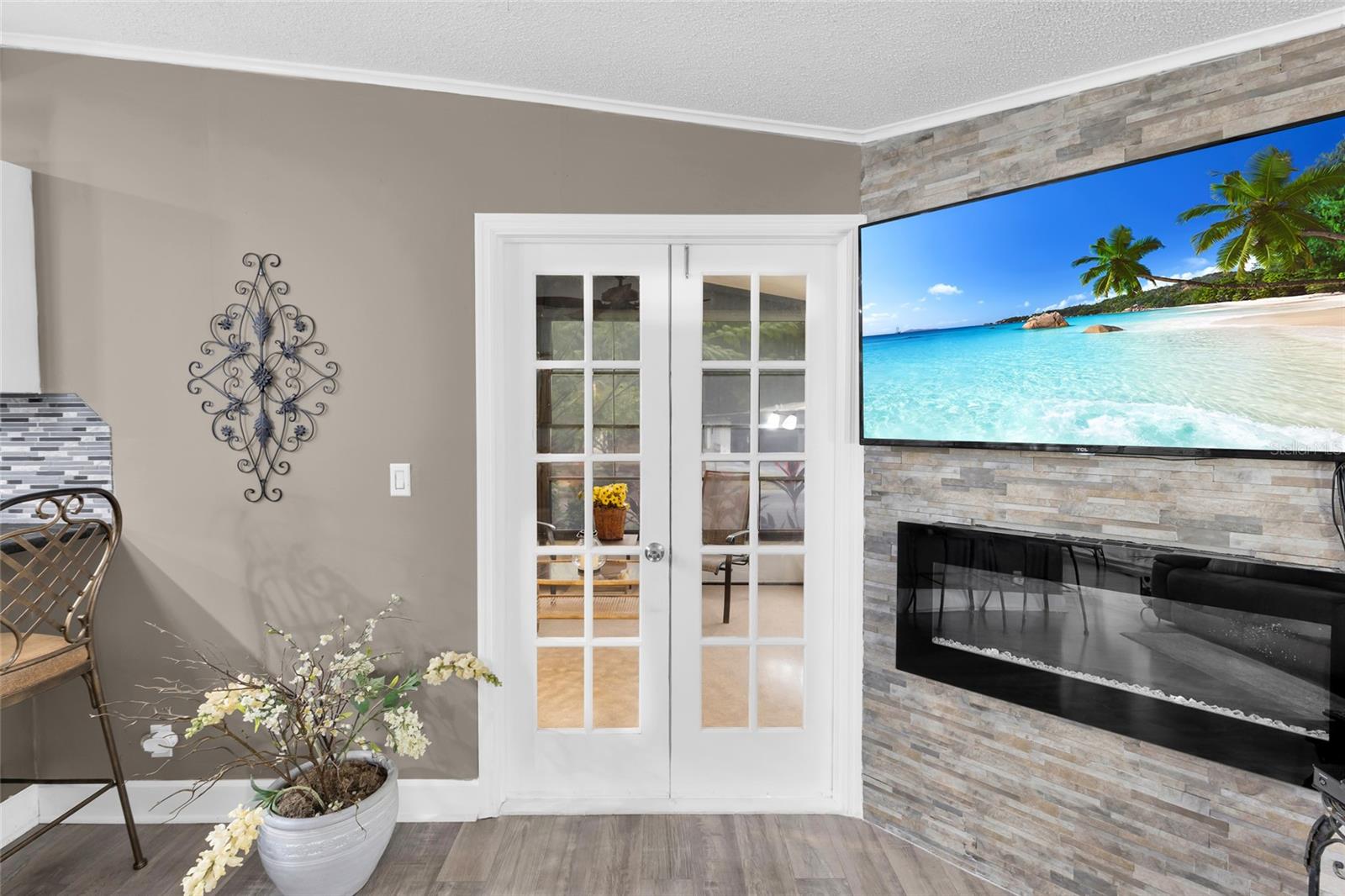 CONTINENTAL COUNTRY CLUB - Residential