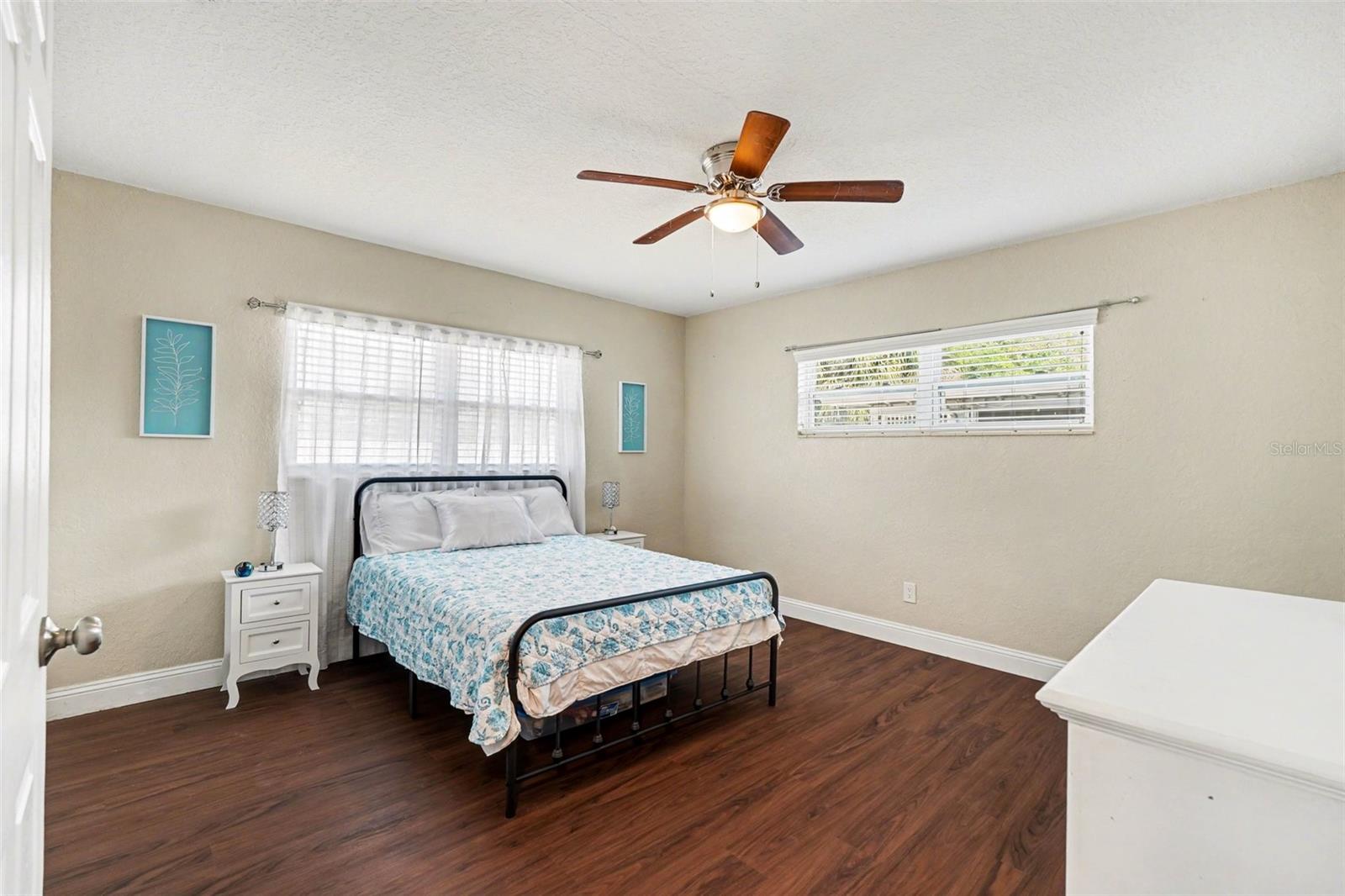 TROPICAL GROVES - Residential