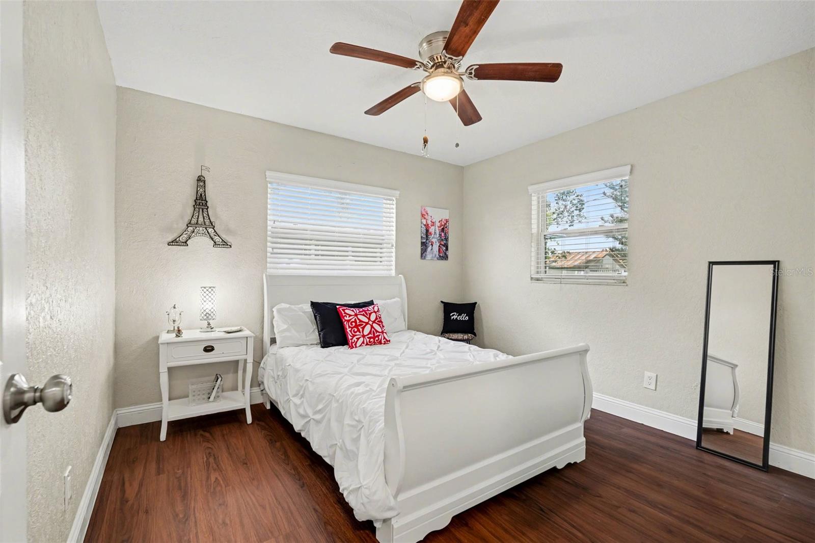 TROPICAL GROVES - Residential