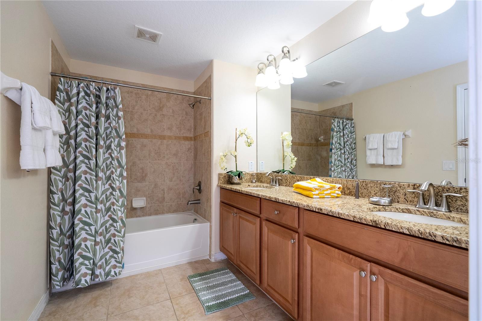 PARADISE PALMS RESIDENCE PH 2 - Residential Lease