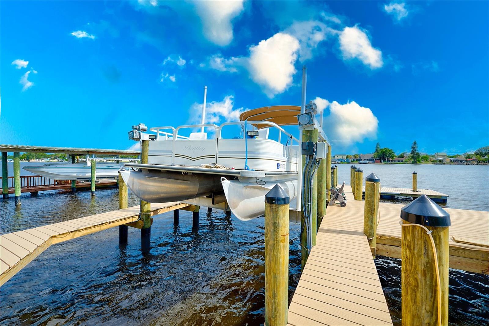 RIVERLACHEN - Residential